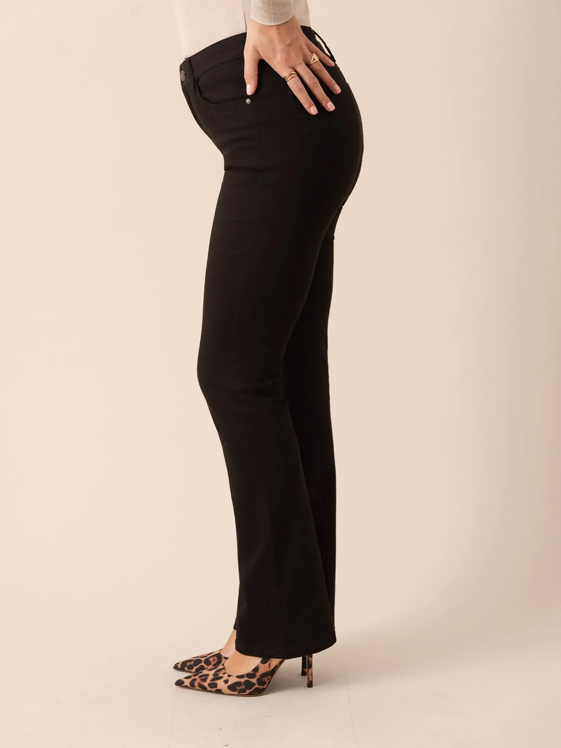 Oraije Bella jeans bootcut nero elegante