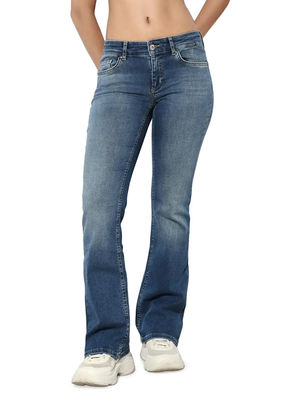ONLY Onlblush Vita Bassa Flared jeans M/32L svasati