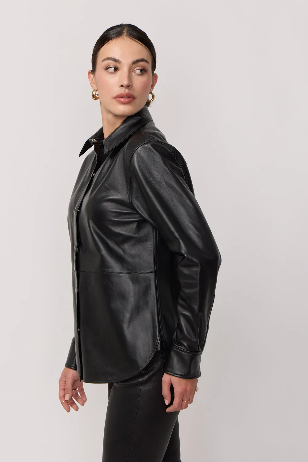 Acquaverde Feather camicia pelle nera oversize