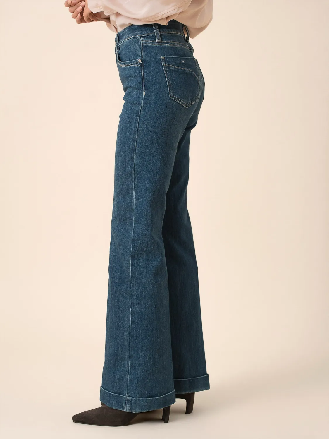 Oraije Fanny jeans flare azzurro chiarissimo