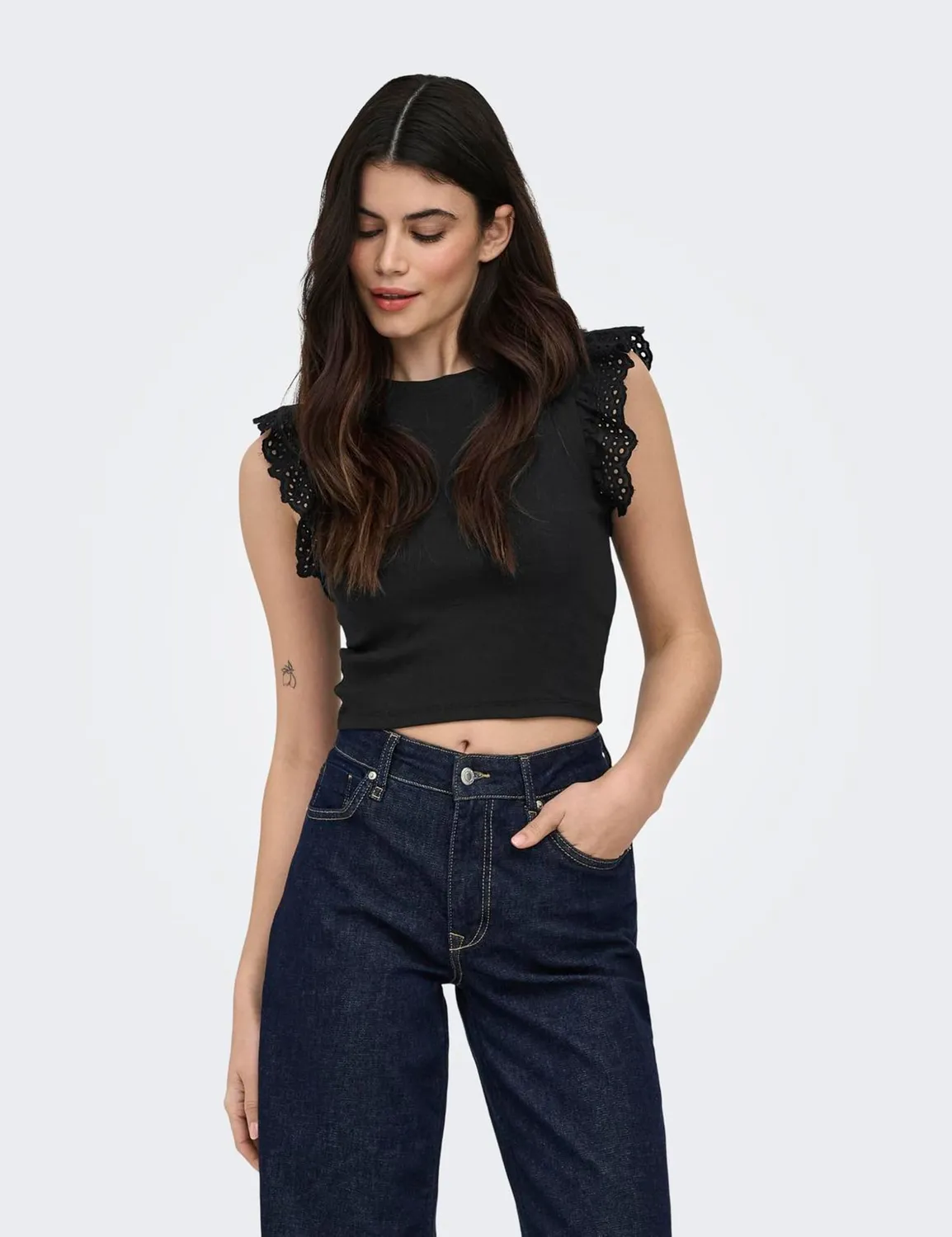 ONLY Onlmathilda top smanicato dettaglio pizzo