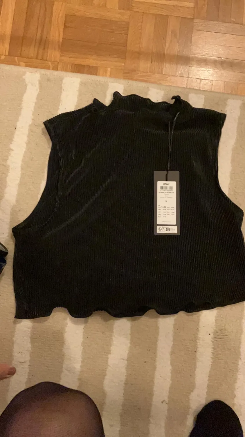 ONLY Onlnishe top cropped donna collo alto taglia M