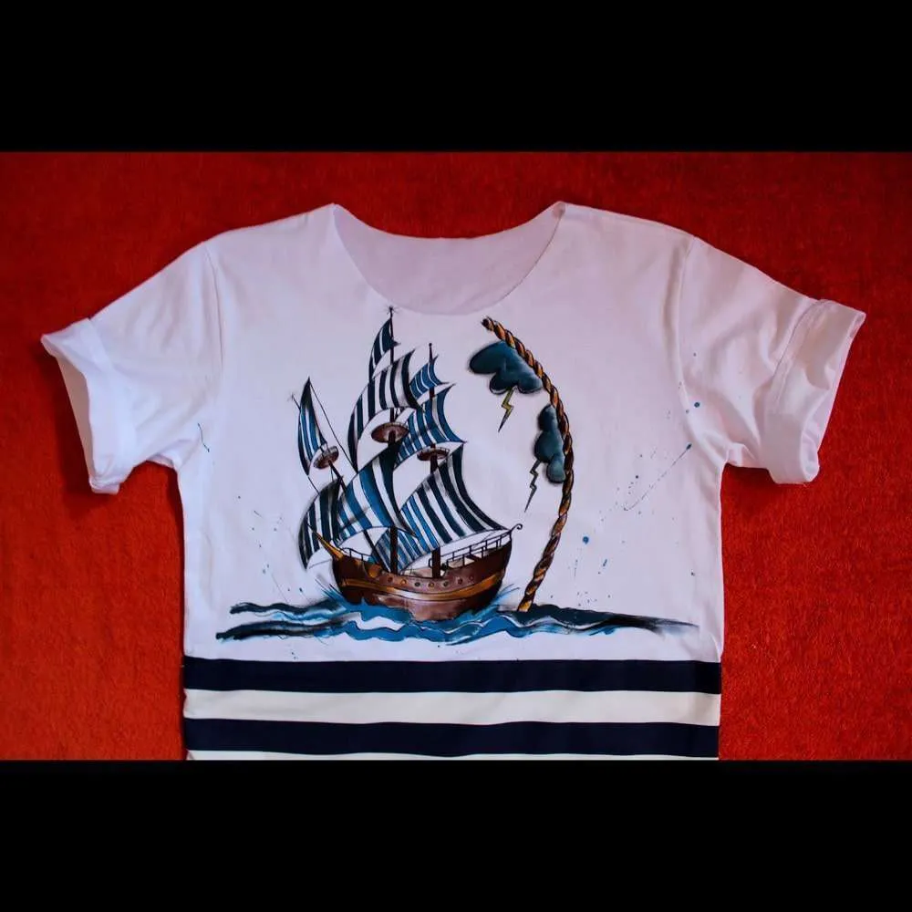 Never Say Never Nave t-shirt dipinta a mano marinaio