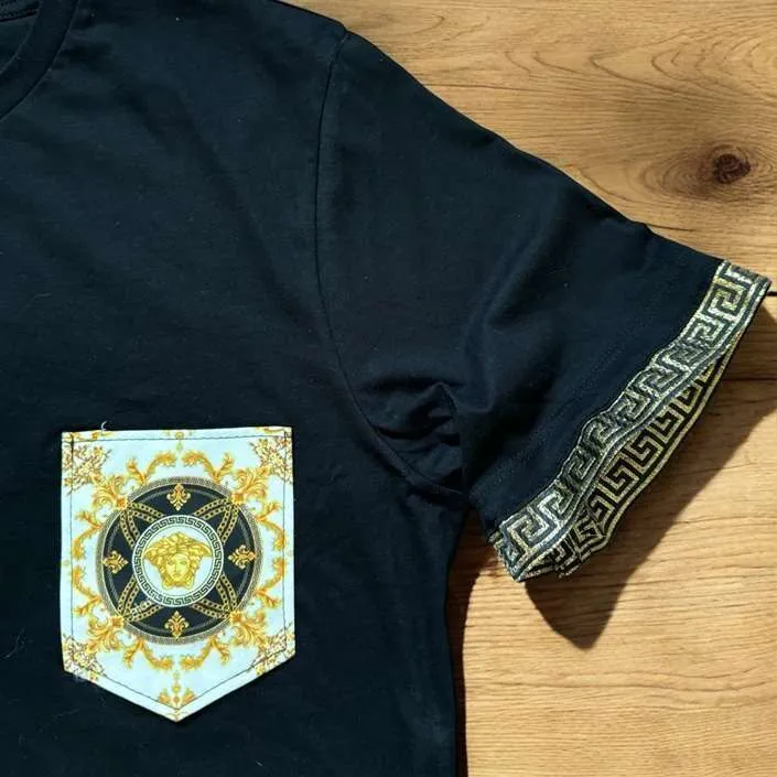 Never Say Never T-shirt Personalizzata Tessuto Versace dipinta a mano