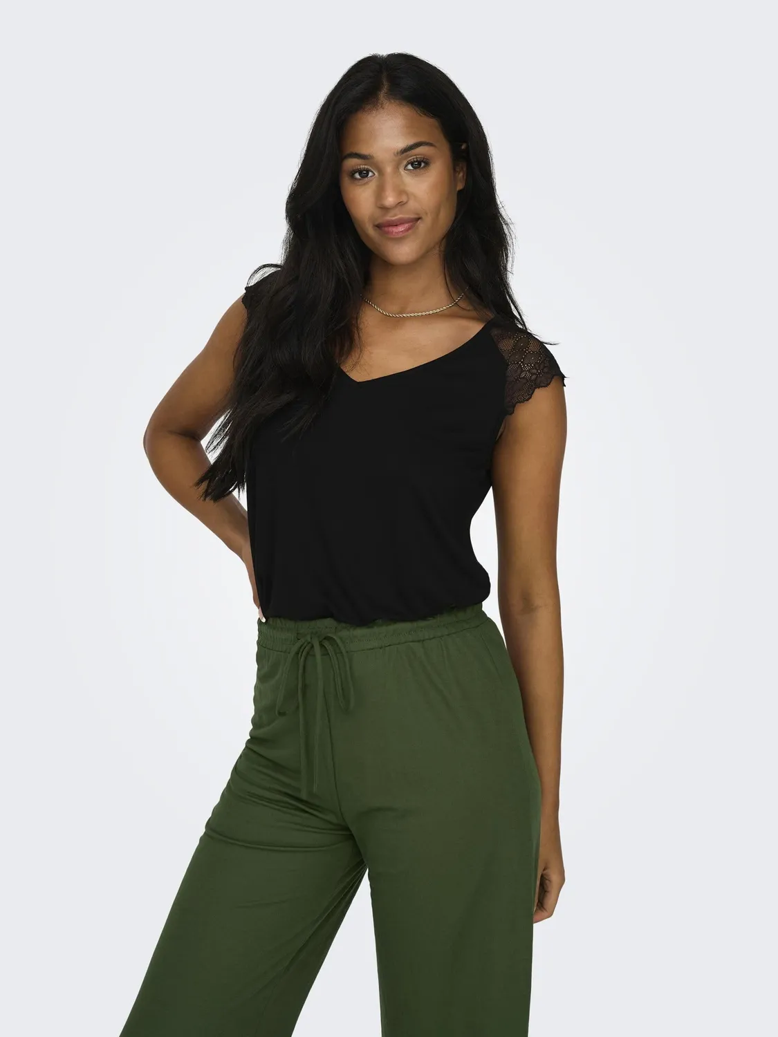 ONLY Onlpetra t-shirt donna manica corta misto pizzo nero