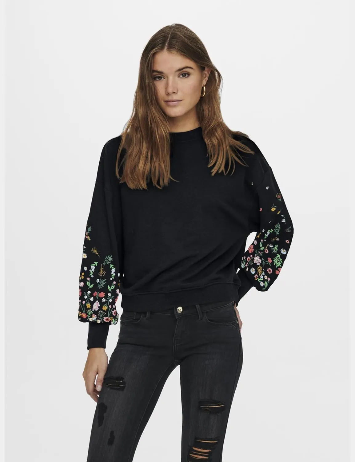 ONLY Onlbrooke L/S O-Neck felpa nera manica fiore