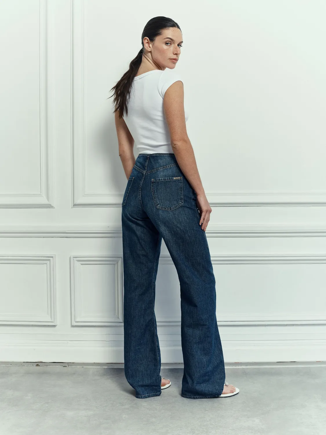 Acquaverde Amelia jeans ampi Aged Wash denim leggero